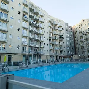 Cozy With Pool Close To The Sea Ostende